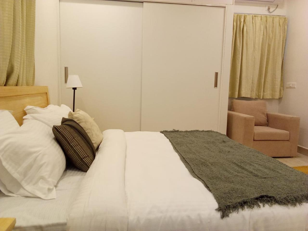 Enkay Service Apartments Kondapur  Eksteriør billede